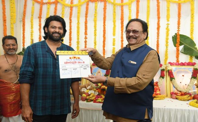 prabhas-uv-creations-sujeeth-sign-new-film-launched